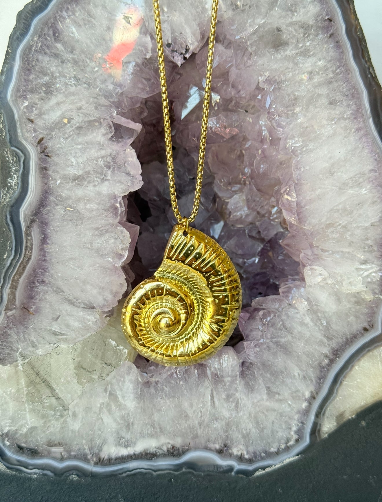 Mermaid call necklace