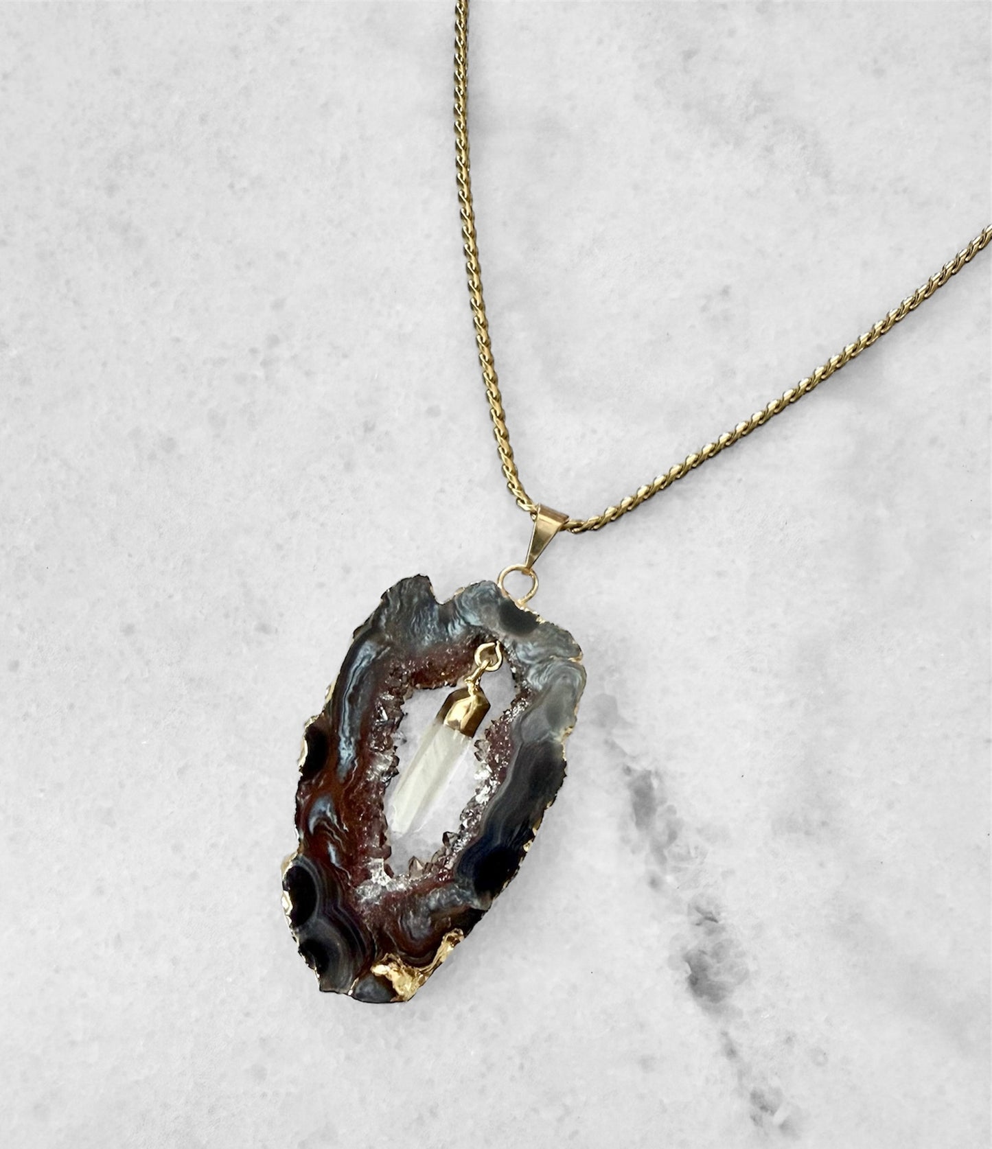 Dangling Crystal Agate Pendant Necklace